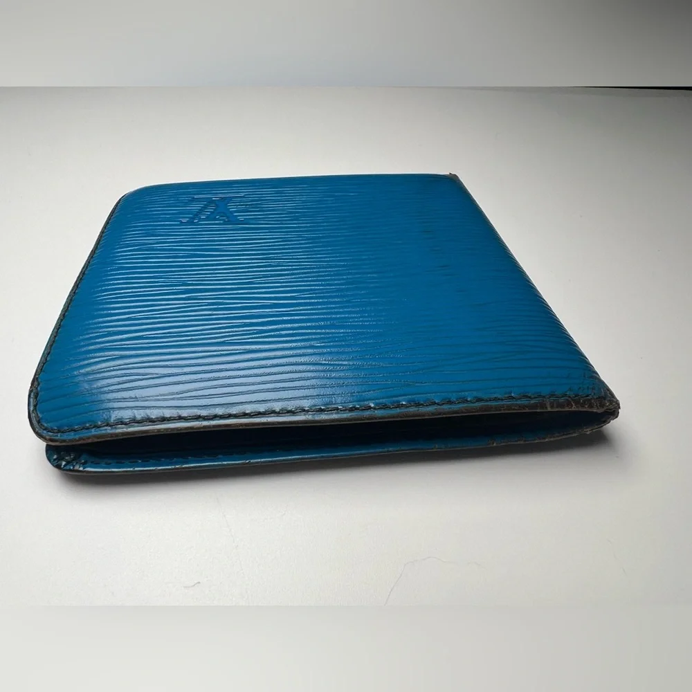 LOUIS VUITTON Epi Bifold Wallet